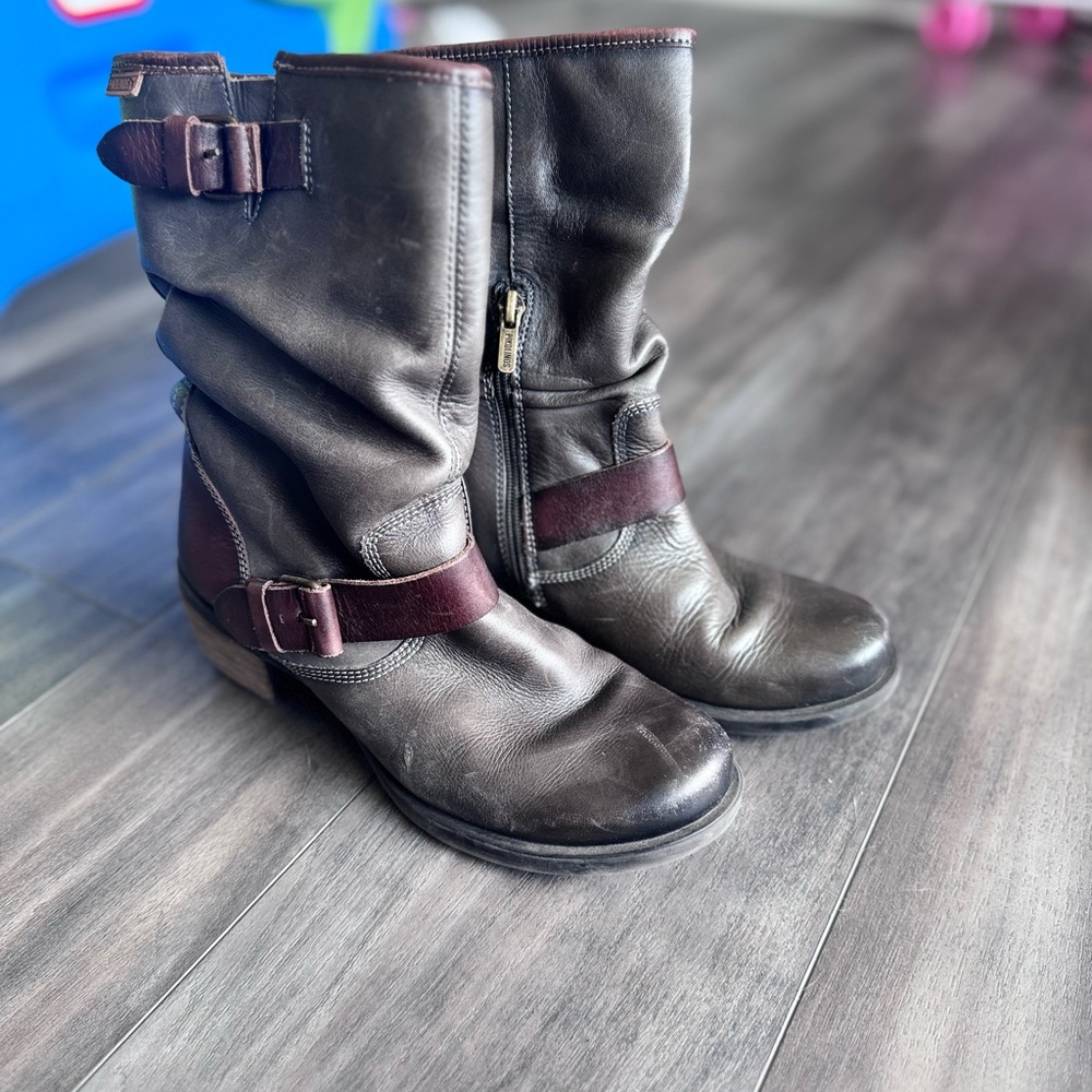 PIKOLINOS Dark Brown Leather Boots with Buckles